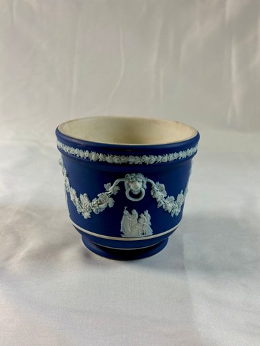 Wedgwood blue jasperware - blue, 5"