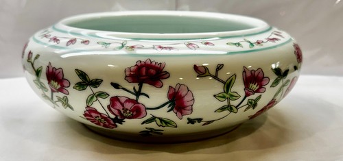 Vintage new england pottery - new,